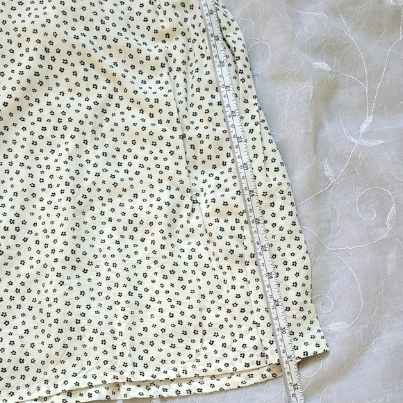 H&M Creamy White Dress Womens 4 Black Flowers Pattern Preppy Feminine Tie Back - Picture 7 of 9